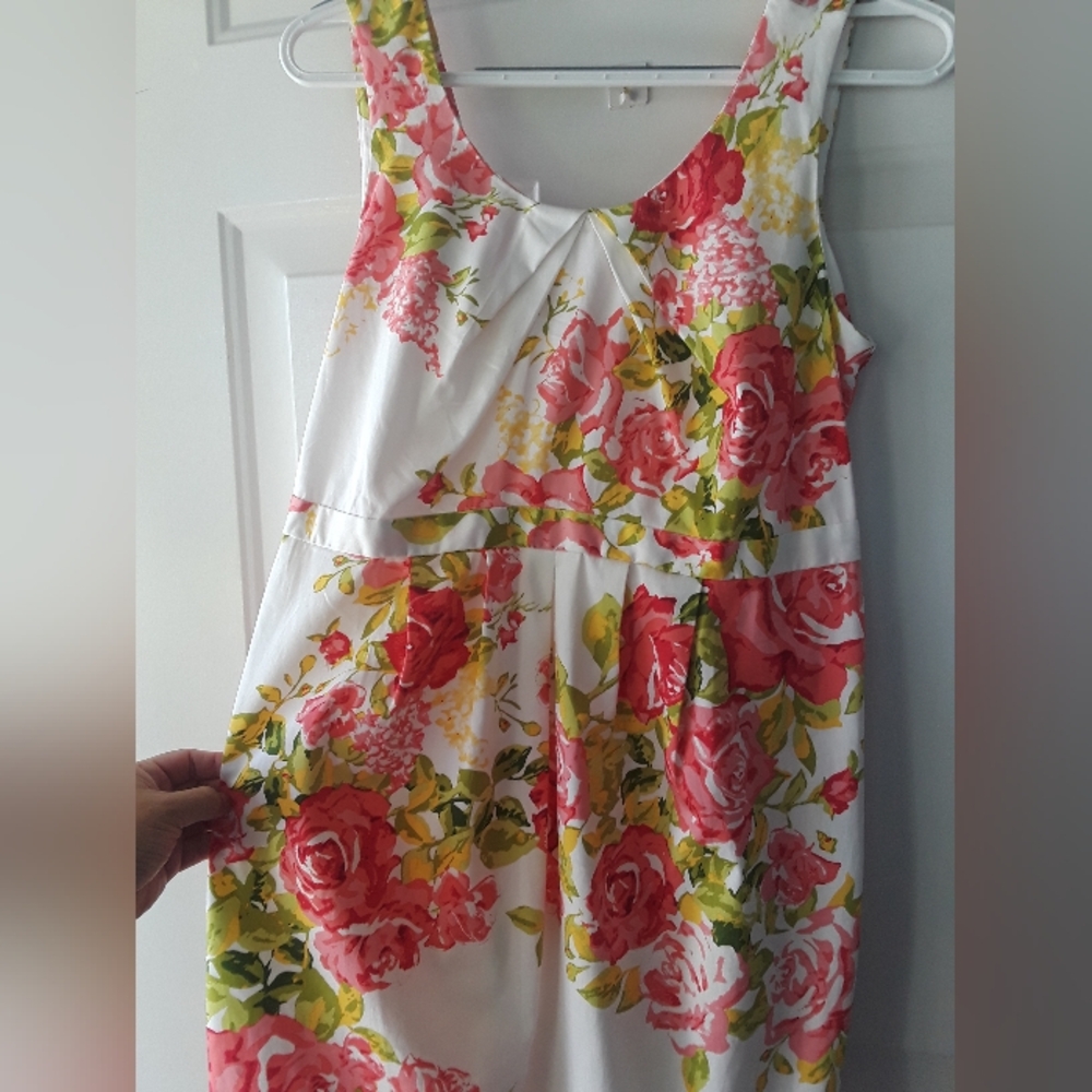 Motherhood Maternity Sleveless Floral Dress. Size: Medium. - Picture 3 of 10
